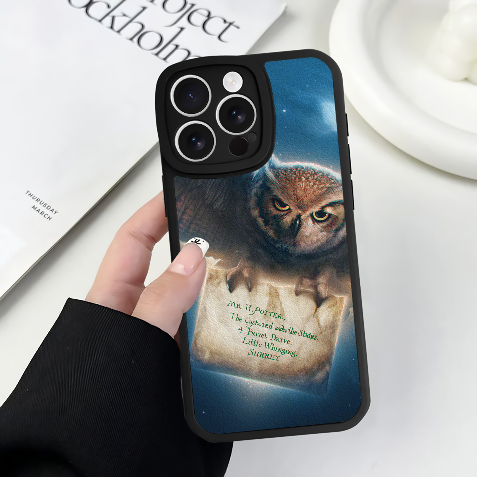 （画像用） Harry Potter ハリー・ポッターシリーズ 【iPhone 16シリーズ対応】シリコンスマホケース（レザー調） 材質：シリコン